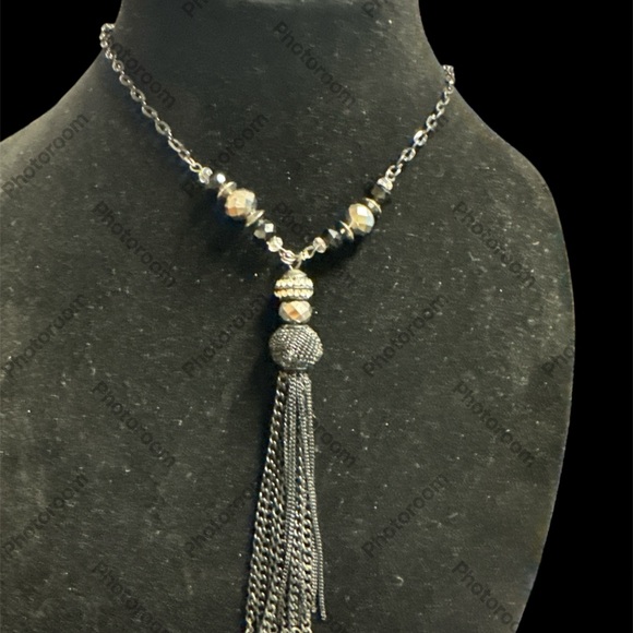 NY & Co Beaded and Rhinestone Necklace with Black metal chain. (C-Q) - Picture 4 of 4